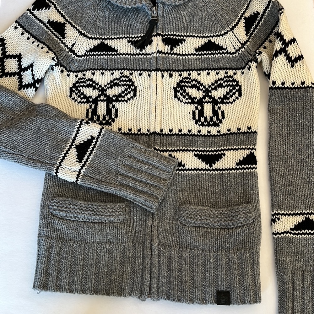 Aritzia TNA Sea to Sky 100% Lambswool Zip Up Sweater - Picture 9 of 13